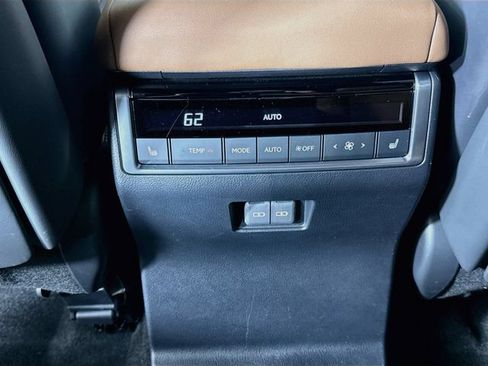 Used 2025 Lexus GX 550 w/ Accessory Package (Z1) AWD/4WD image 27