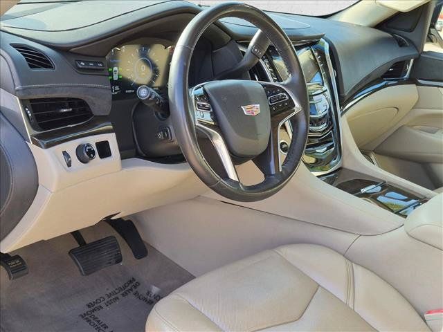 Used 2020 Cadillac Escalade Luxury RWD image 9