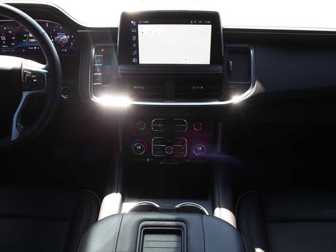 Used 2023 Chevrolet Tahoe Premier AWD/4WD image 39