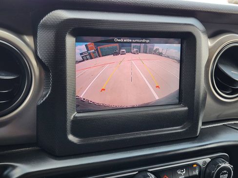 Used 2023 Jeep Wrangler Unlimited w/ Cold Weather Group AWD/4WD image 17