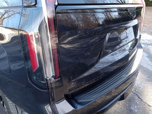 Used 2023 Cadillac Escalade Sport Platinum w/ LPO, ONYX Package image 8