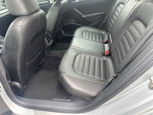 Used 2018 Volkswagen Passat 3.6 SEL Premium FWD image 21