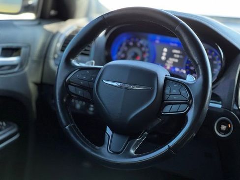 Used 2019 Chrysler 300 S image 29