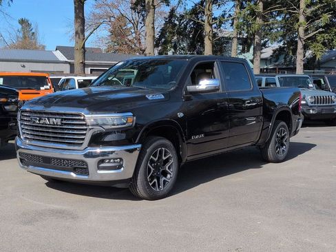 New 2026 RAM 1500 Laramie AWD/4WD image 3