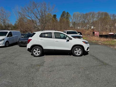 Used 2022 Chevrolet Trax LT image 8