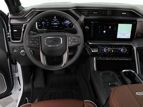 New 2026 GMC Sierra 3500 Denali Ultimate AWD/4WD image 14