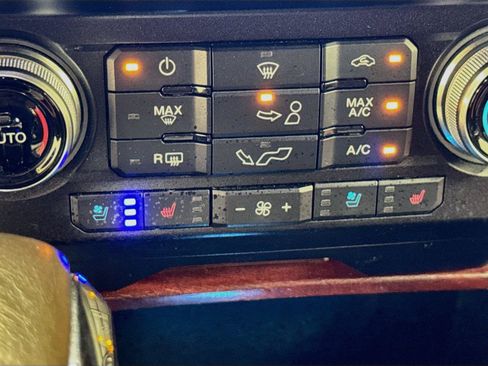 Used 2020 Ford F150 King Ranch w/ Equipment Group 601A Luxury AWD/4WD image 21