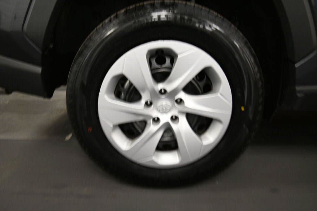 Certified 2025 Toyota RAV4 LE AWD/4WD image 29