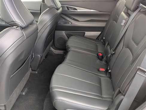 Certified 2025 INFINITI QX60 Luxe image 25