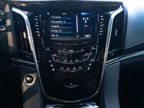 Used 2020 Cadillac Escalade Platinum image 18