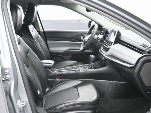 Used 2022 Jeep Compass Latitude image 34