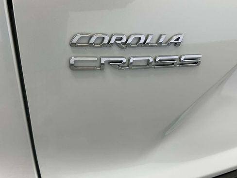 Used 2026 Toyota Corolla Cross XLE FWD image 10