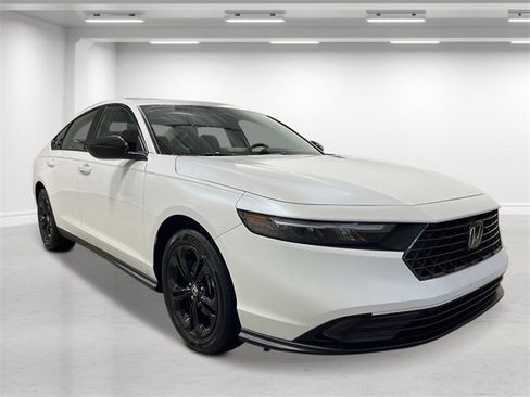 New 2025 Honda Accord SE image 1