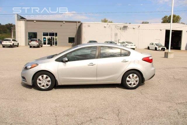 Used 2016 Kia Forte LX FWD image 2