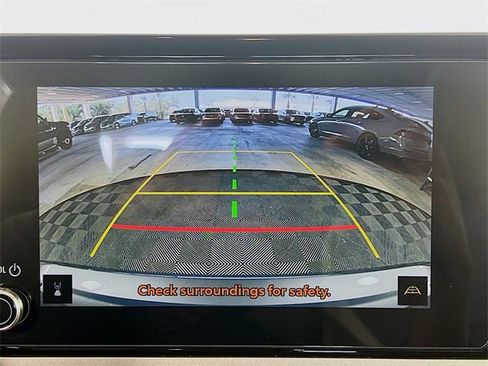 Used 2025 Toyota Camry SE image 21