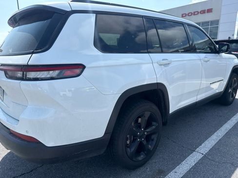 Used 2023 Jeep Grand Cherokee L Laredo image 3