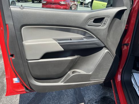 Used 2018 Chevrolet Colorado W/T AWD/4WD image 15