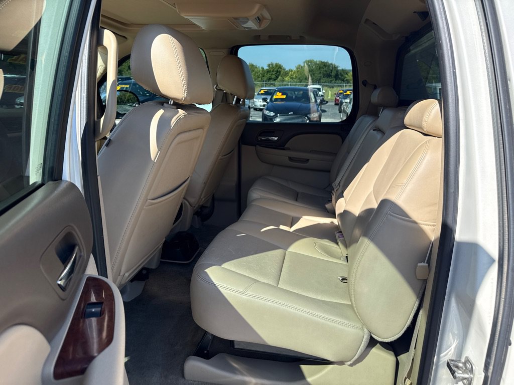 Used 2012 Chevrolet Avalanche LTZ RWD image 10