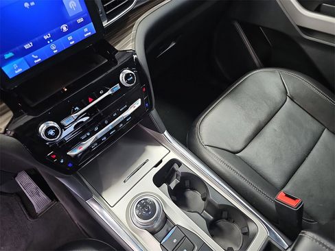 Used 2022 Ford Explorer Limited image 25