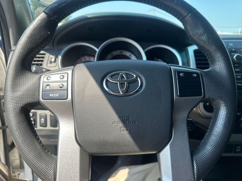 Used 2013 Toyota Tacoma 4x4 Double Cab image 17