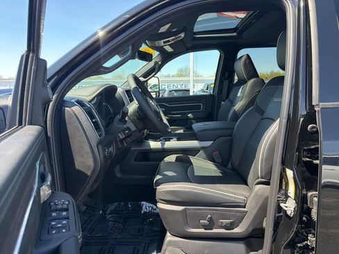New 2026 RAM 2500 Laramie AWD/4WD image 21