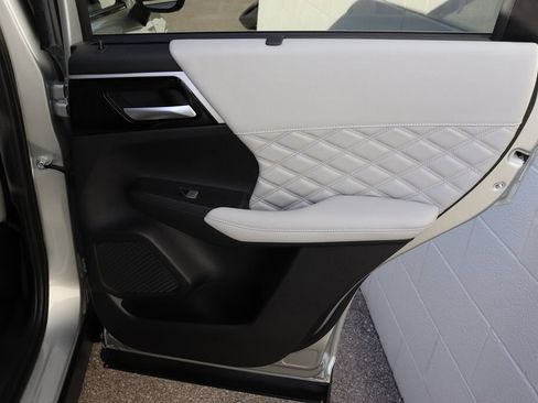 Used 2023 Mitsubishi Outlander SEL image 11