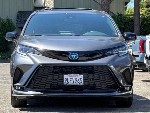 Certified 2025 Toyota Sienna XSE w/ XSE Plus Package AWD/4WD image 8