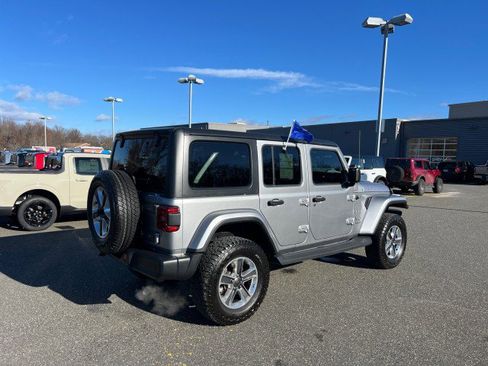 Used 2018 Jeep Wrangler Unlimited Sahara w/ Dual Top Group image 5