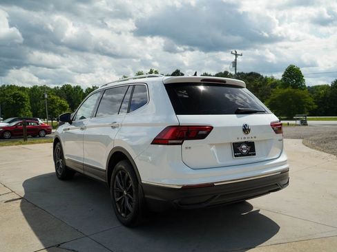 Used 2022 Volkswagen Tiguan SE w/ Panoramic Sunroof Package AWD/4WD image 4