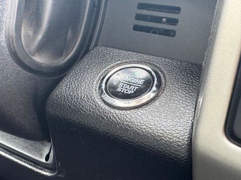 Used 2019 Ford F150 Lariat image 34