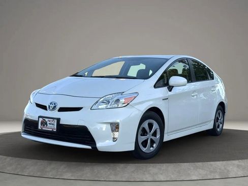 Used 2015 Toyota Prius Three FWD image 2