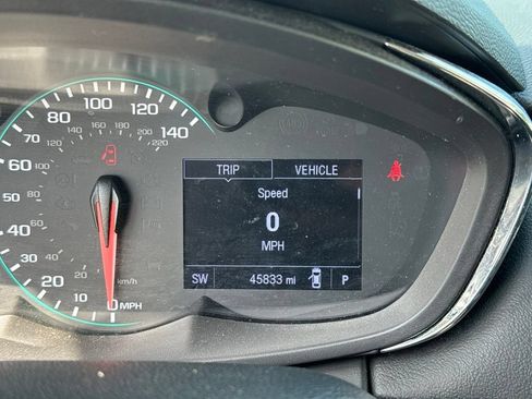 Used 2019 Chevrolet Trax LT w/ LT Convenience Package AWD/4WD image 38