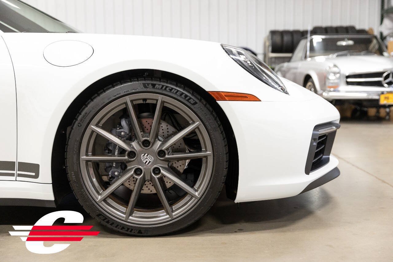 Used 2024 Porsche 911 Carrera T RWD image 12