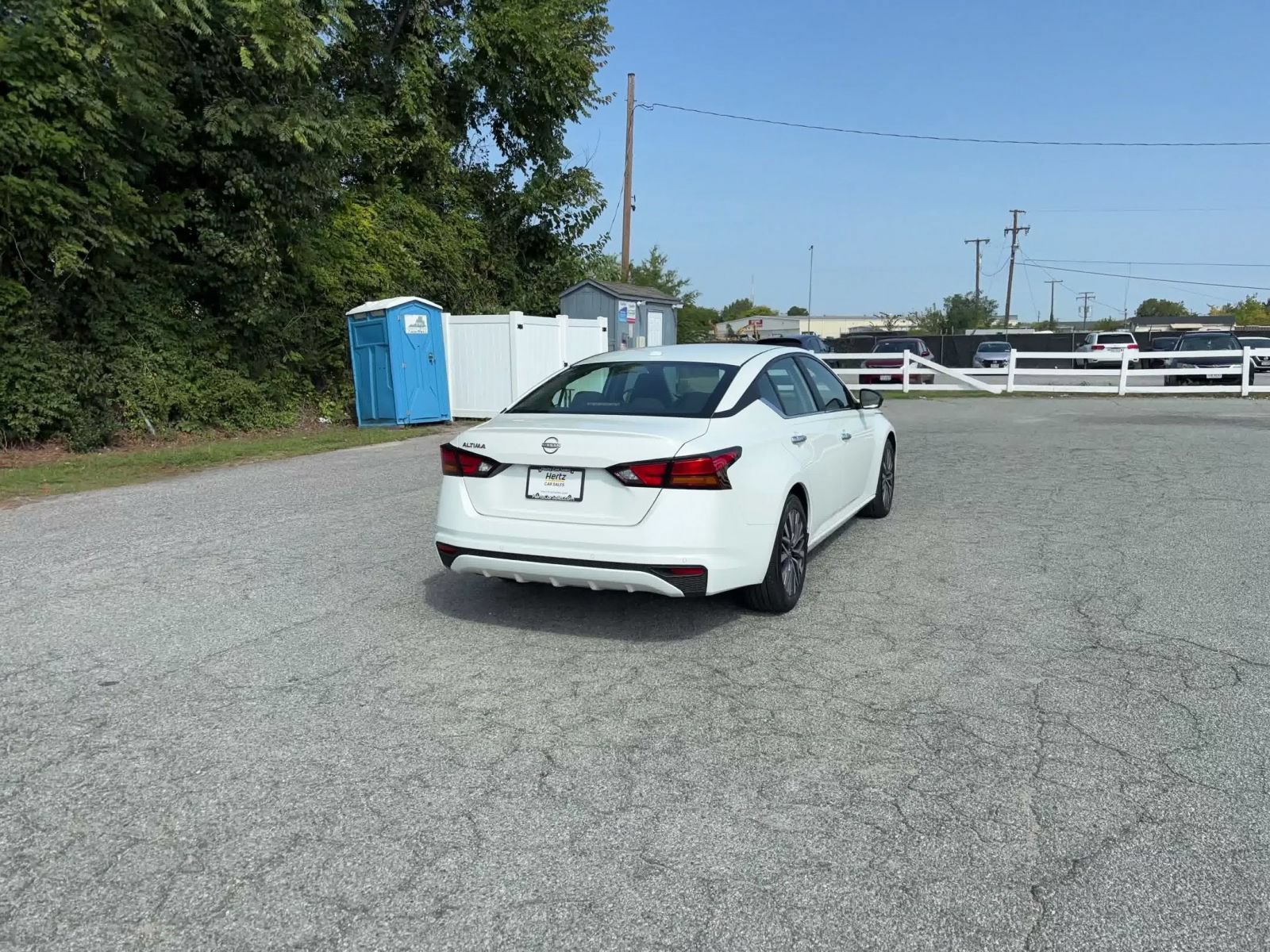 Used 2025 Nissan Altima 2.5 SV FWD image 13