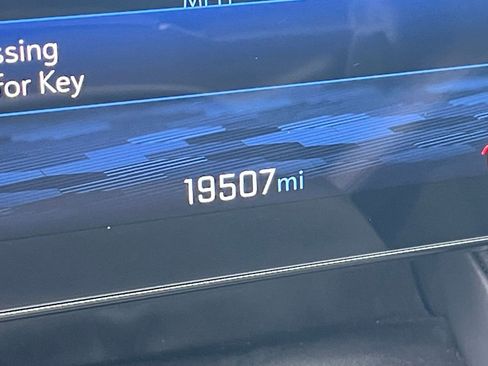 Used 2025 Chevrolet Equinox LT image 40