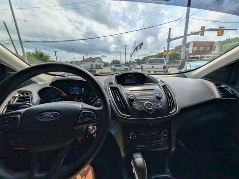 Used 2017 Ford Escape S FWD image 21