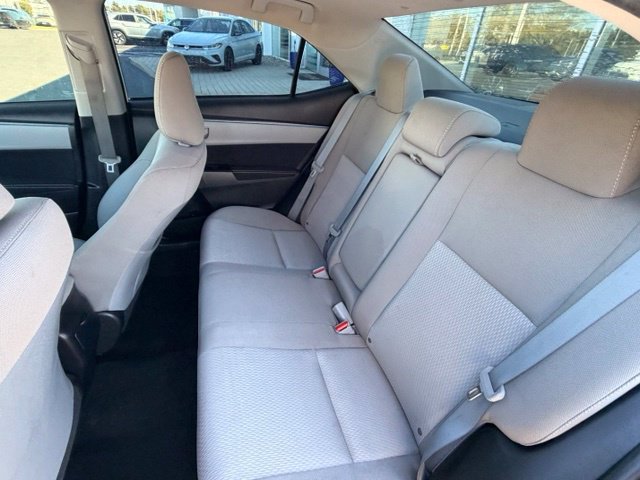 Used 2015 Toyota Corolla LE FWD image 10