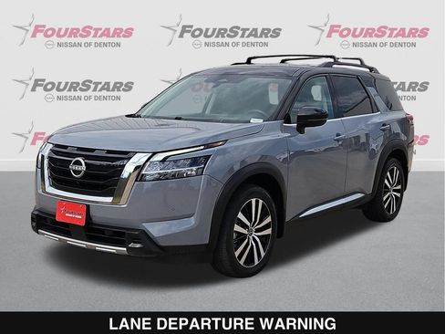 Used 2023 Nissan Pathfinder Platinum w/ Cargo Package FWD image 9