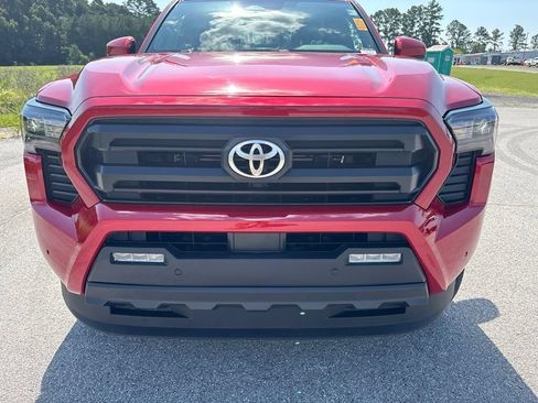 Used 2024 Toyota Tacoma SR5 w/ SR5 Upgrade Package AWD/4WD image 29
