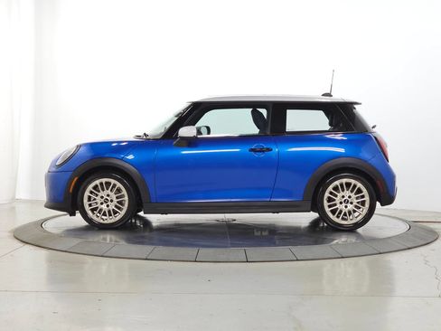 Used 2025 MINI Cooper 2-Door Hardtop FWD image 5