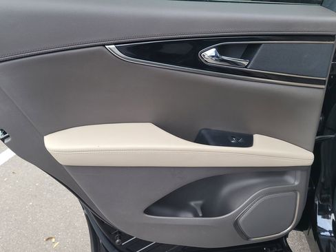 Certified 2022 Lincoln Nautilus Standard w/ Premium Package image 9