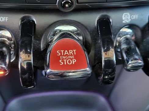 Used 2016 MINI Cooper 4-Door Hardtop image 33