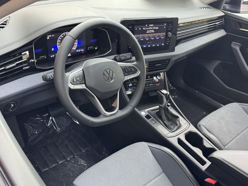 New 2025 Volkswagen Jetta SE image 20