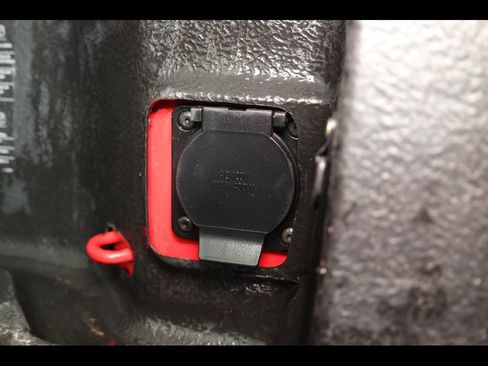 Used 2024 Chevrolet Silverado 1500 Custom Trail Boss w/ LPO, Dark Essentials Package AWD/4WD image 18