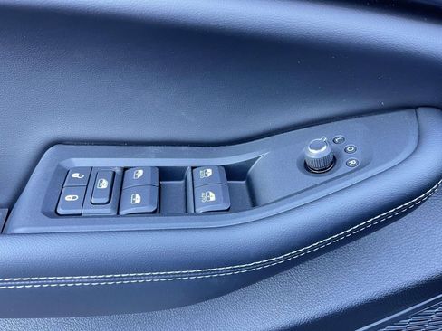 New 2025 Jeep Grand Cherokee Altitude image 12