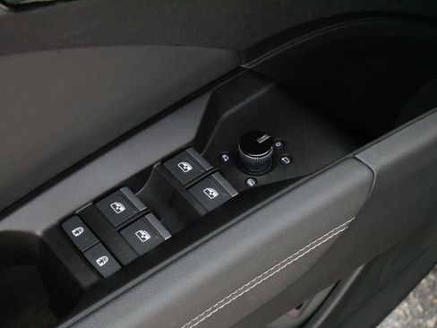 Used 2024 Audi Q4 e-tron Premium Plus w/ Premium Plus AWD/4WD image 18