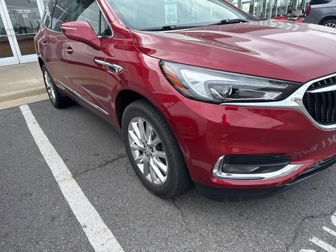 Used 2021 Buick Enclave Premium w/ Sun and Sites Package FWD image 4