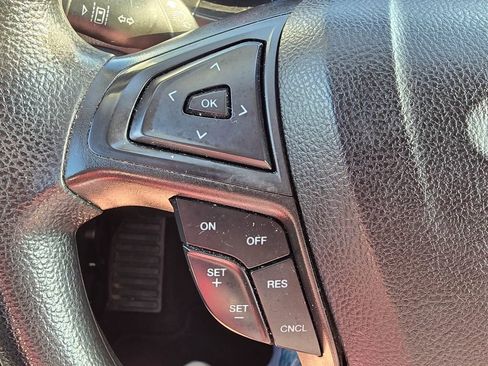 Used 2021 Ford Edge SE image 20