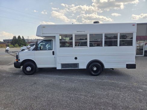 Used 2004 Chevrolet Express 3500 w/ School Bus Package RWD image 1