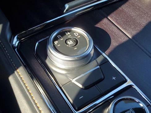 Used 2024 Ford Expedition Platinum image 15